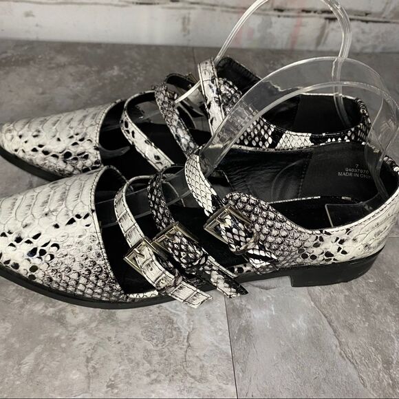 Asos Snakeskin Point Toe 3 Buckle Strap Flats Size 7 - Picture 5 of 7